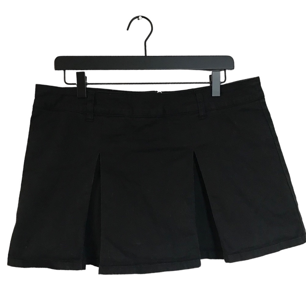 Low Waisted Mini Pleated Skort